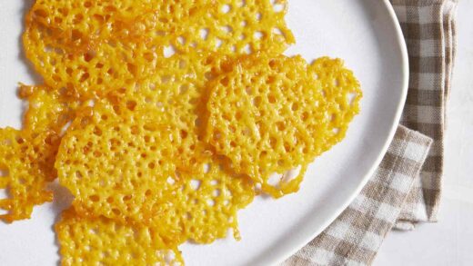 How to Make Cheese Chips at Home